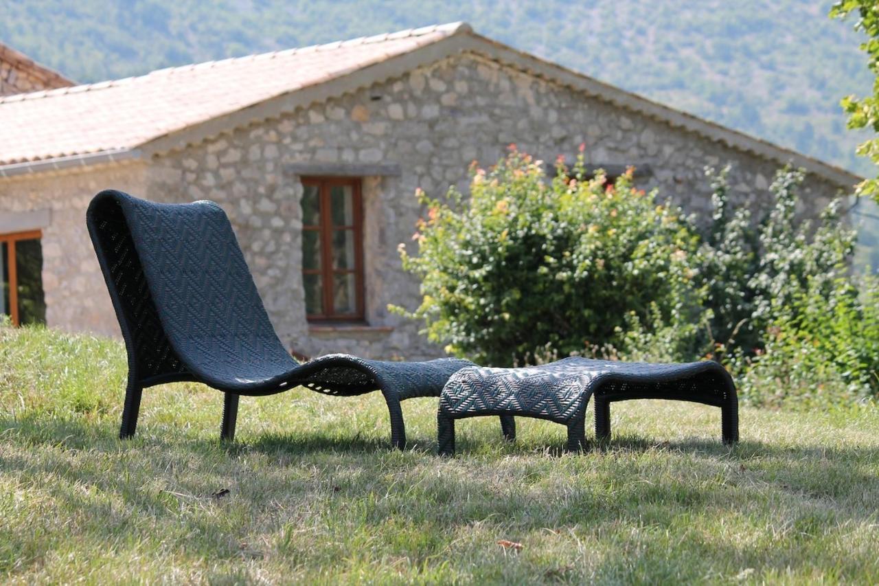 Bed and Breakfast Entre Terre Et Ciel Rémuzat Esterno foto