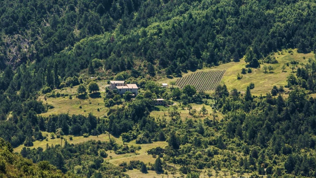 Bed and Breakfast Entre Terre Et Ciel Rémuzat Esterno foto